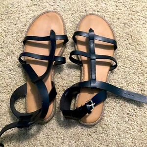I am selling sandals been worn like five times